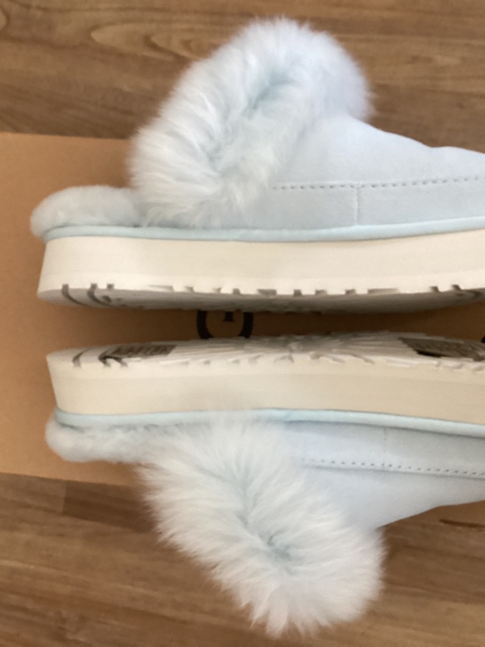 UGG Women's Disquette Chalet Sheepskin Blue Slip On Slippers Shoes Flats Size 9 - Picture 3 of 6